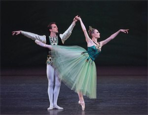 Pk_jewels_emeralds_sara_mearns_jonathan_stafford_pointe_pose_500